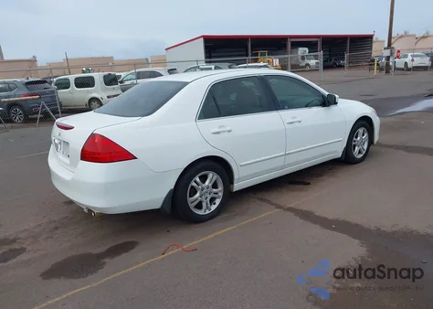 2007 Honda Accord 2.4 Se из США, поврежденный, VIN JHMCM56377C020690